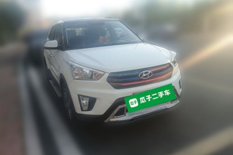 Used Hyundai ix25 2015 1.6L Automatic Two-Wheel Drive Smart GLS Trim Front Right 45 Deg