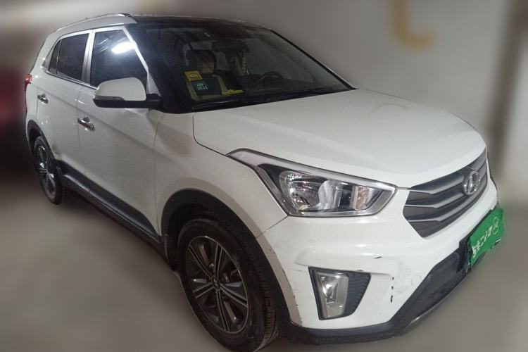Used Hyundai ix25 2015 1.6L Automatic Two-Wheel Drive Smart GLS Trim Front Right 45 Deg
