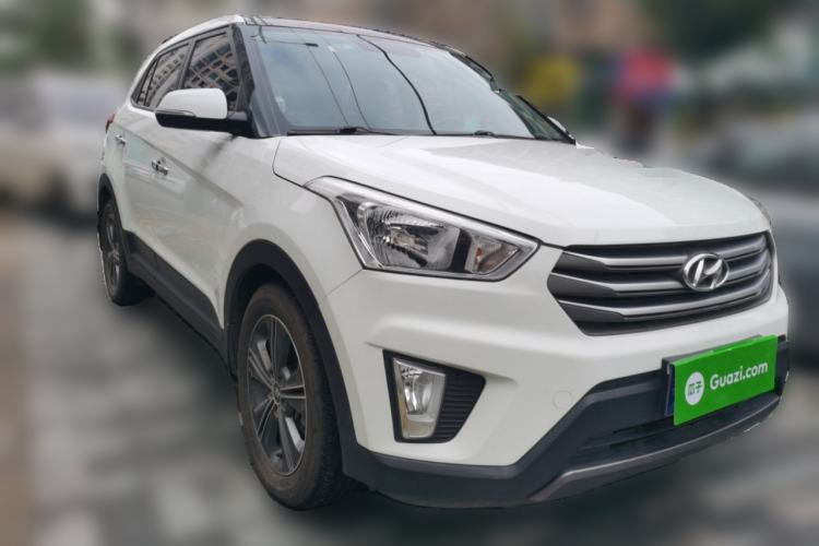 Used Hyundai ix25 2015 1.6L Automatic Two-Wheel Drive Smart GLS Trim Front Right 45 Deg