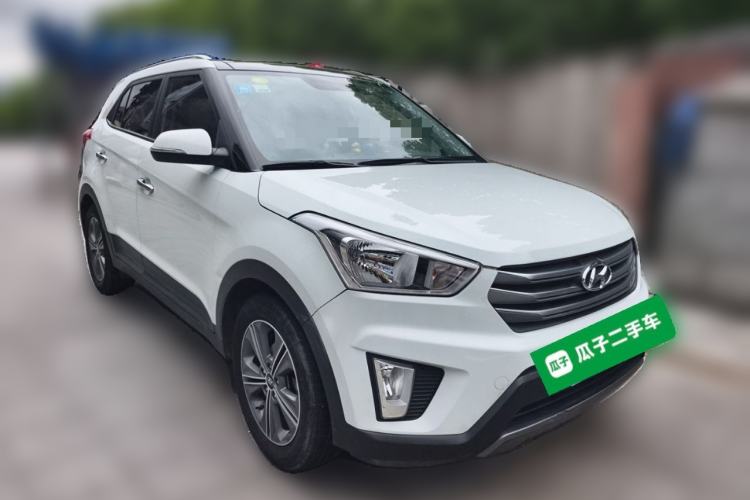 Used Hyundai ix25 2015 1.6L Automatic Two-Wheel Drive Smart GLS Trim Front Right 45 Deg