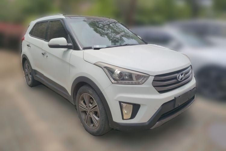 Used Hyundai ix25 2015 1.6L Automatic Two-Wheel Drive Smart GLS Trim Front Right 45 Deg