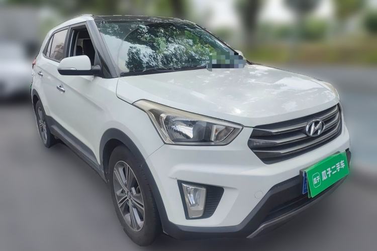 Used Hyundai ix25 2015 1.6L Automatic Two-Wheel Drive Smart GLS Trim Front Right 45 Deg