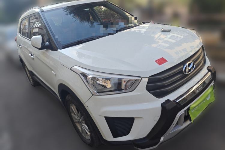 Used Hyundai ix25 2015 1.6L Manual Two-Wheel Drive Fashionable GS Model Front Right 45 Deg