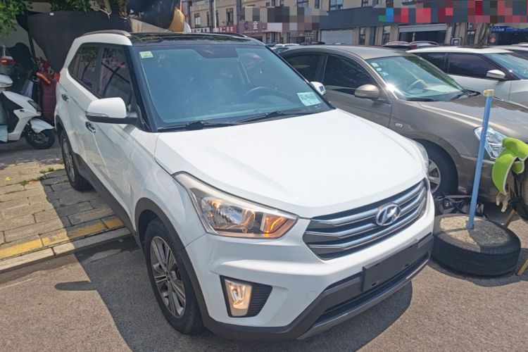 Used Hyundai ix25 2015 1.6L Automatic Two-Wheel Drive Smart GLS Trim Front Right 45 Deg