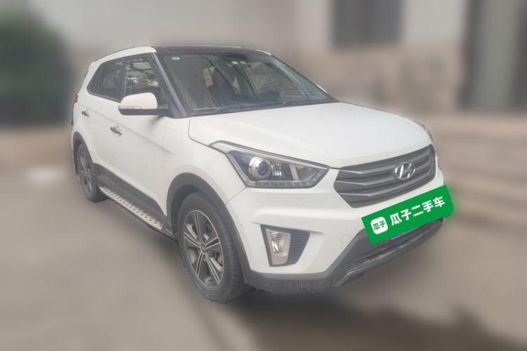 Used Hyundai ix25 2015 1.6L Automatic Two-Wheel-Drive Deluxe DLX Model Front Right 45 Deg