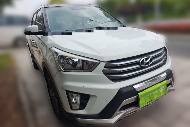 Used Hyundai ix25 2015 1.6L Automatic Two-Wheel Drive Smart GLS Trim Front Right 45 Deg