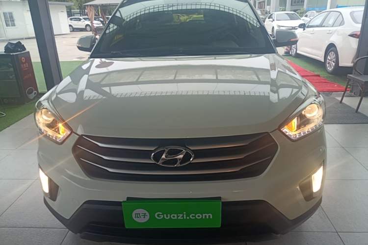 Used Hyundai ix25 2015 1.6L Automatic Two-Wheel-Drive Deluxe DLX Model Front