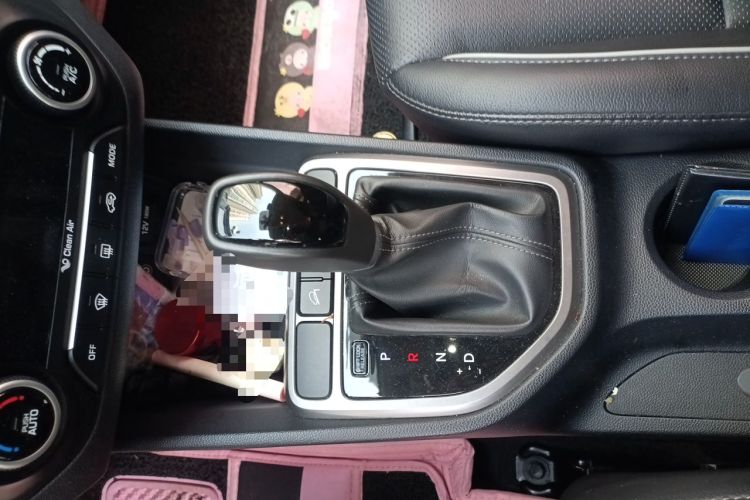 Used Hyundai ix25 2015 2.0L Automatic Two-Wheel Drive Intelligent GLS Gear Lever