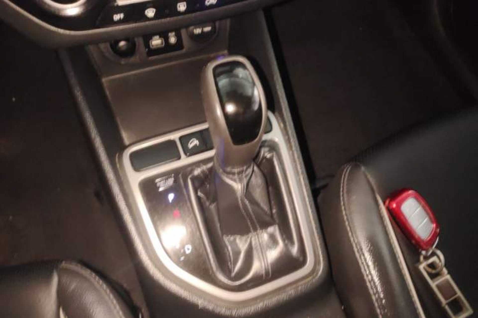 Used Hyundai ix25 2015 2.0L Automatic Two-Wheel Drive Intelligent GLS Gear Lever