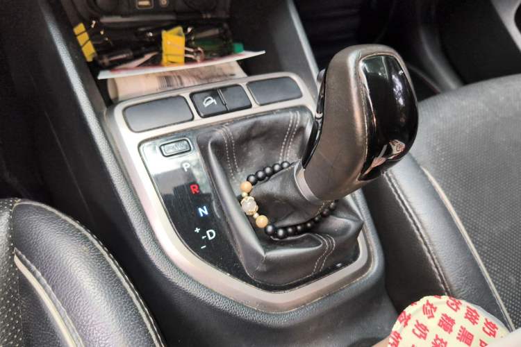 Used Hyundai ix25 2015 2.0L Automatic Two-Wheel Drive Intelligent GLS Gear Lever
