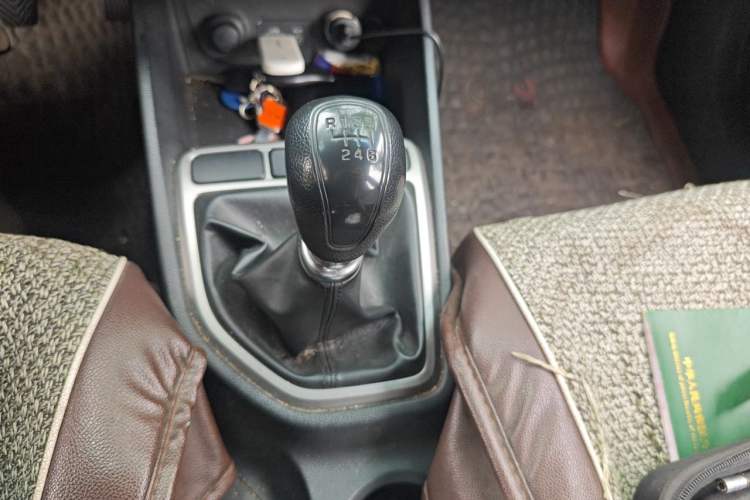 Used Hyundai ix25 2015 1.6L Manual Two-Wheel Drive Fashionable GS Model Gear Lever