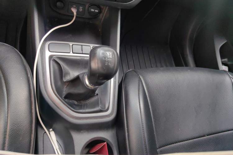 Used Hyundai ix25 2015 1.6L Manual Two-Wheel Drive Fashionable GS Model Gear Lever