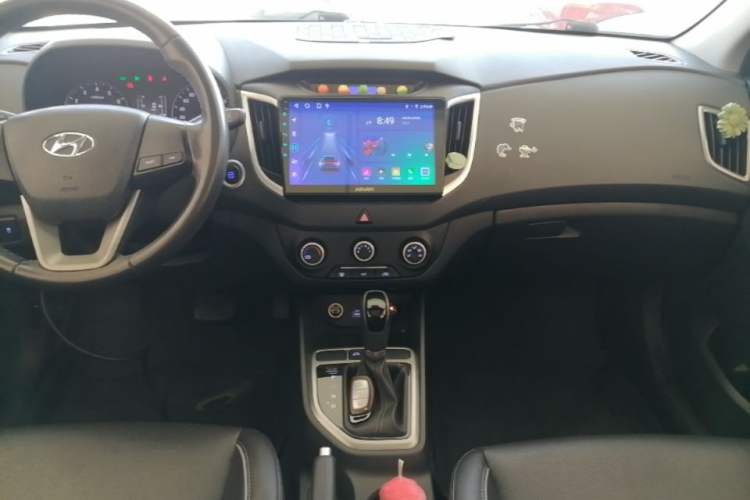 Used Hyundai ix25 2015 1.6L Automatic Two-Wheel Drive Smart GLS Trim Gear Lever