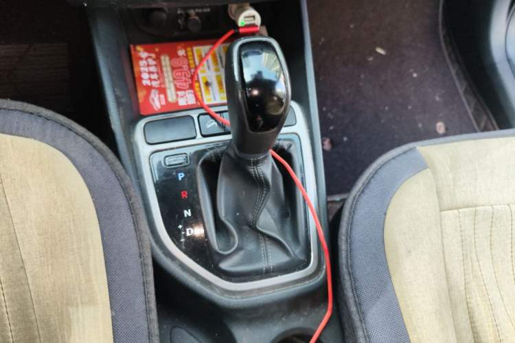 Used Hyundai ix25 2015 1.6L Automatic Two-Wheel Drive Smart GLS Trim Gear Lever