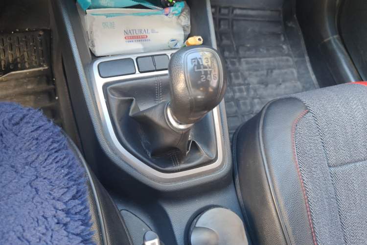 Used Hyundai ix25 2015 1.6L Manual Two-Wheel Drive Fashionable GS Model Gear Lever