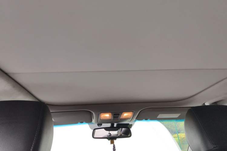 Used Hyundai ix25 2015 1.6L Automatic Two-Wheel-Drive Deluxe DLX Model Headliner