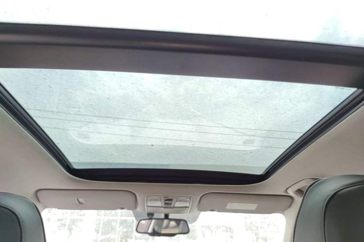 Used Hyundai ix25 2015 2.0L Automatic 4x4 Deluxe DLX Headliner