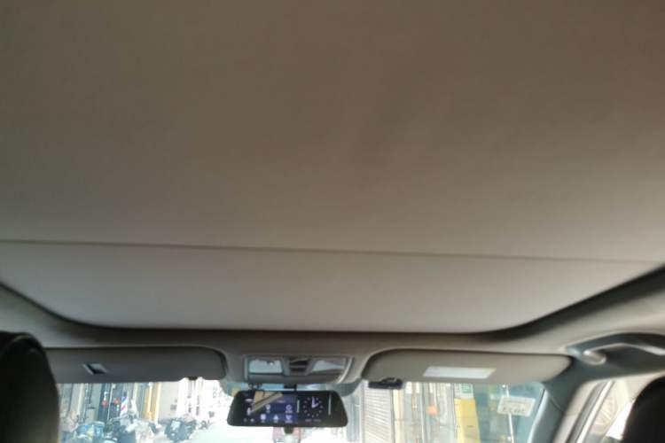 Used Hyundai ix25 2015 1.6L Automatic Two-Wheel-Drive Deluxe DLX Model Headliner
