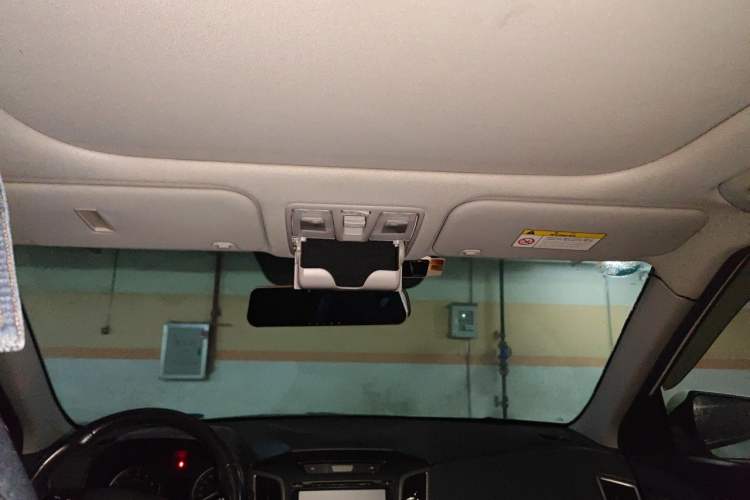Used Hyundai ix25 2015 1.6L Automatic Two-Wheel-Drive Deluxe DLX Model Headliner
