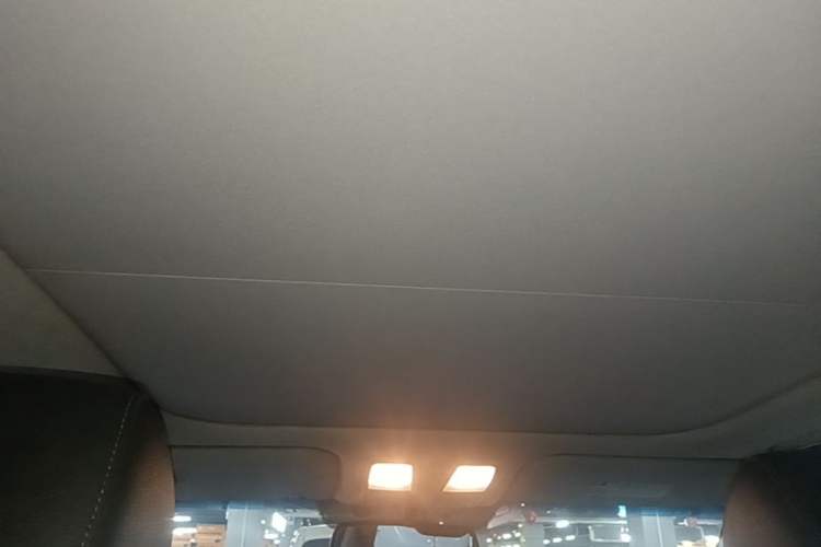 Used Hyundai ix25 2015 1.6L Automatic Two-Wheel-Drive Deluxe DLX Model Headliner