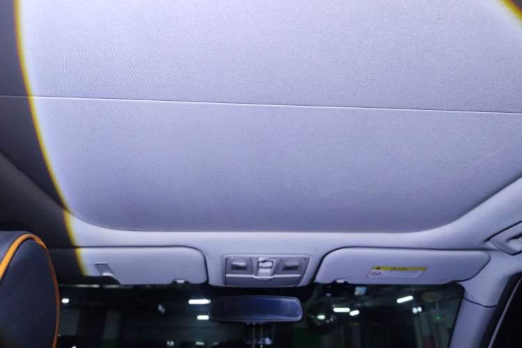 Used Hyundai ix25 2015 1.6L Automatic Two-Wheel-Drive Deluxe DLX Model Headliner