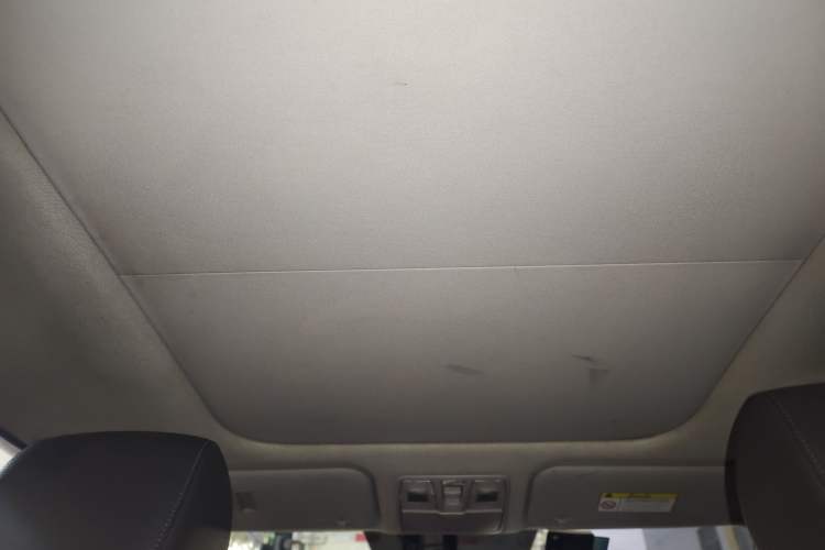 Used Hyundai ix25 2015 1.6L Automatic Two-Wheel-Drive Deluxe DLX Model Headliner