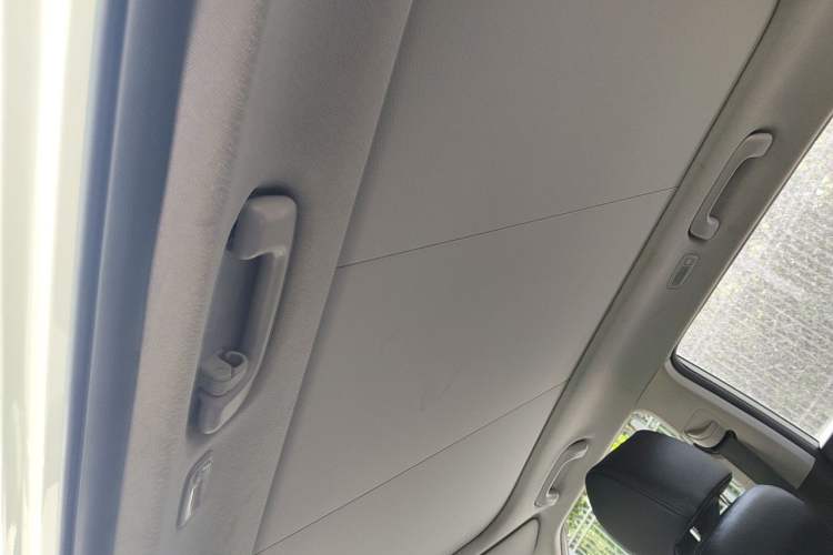 Used Hyundai ix25 2015 1.6L Automatic Two-Wheel Drive Smart GLS Trim Headliner