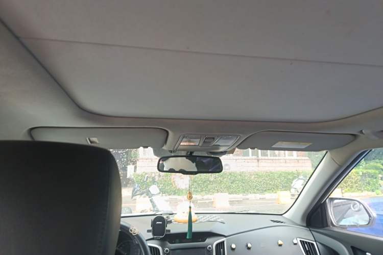 Used Hyundai ix25 2015 1.6L Automatic Two-Wheel-Drive Deluxe DLX Model Headliner