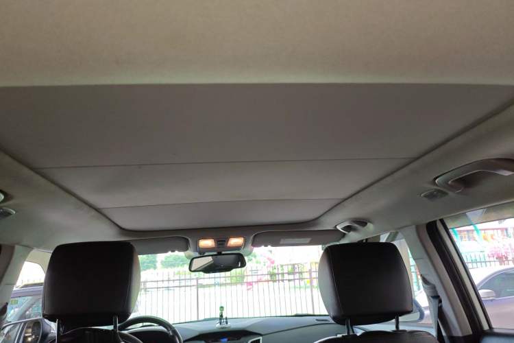 Used Hyundai ix25 2015 2.0L Automatic 4x4 Deluxe DLX Headliner