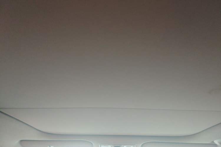 Used Hyundai ix25 2015 1.6L Automatic Two-Wheel-Drive Deluxe DLX Model Headliner