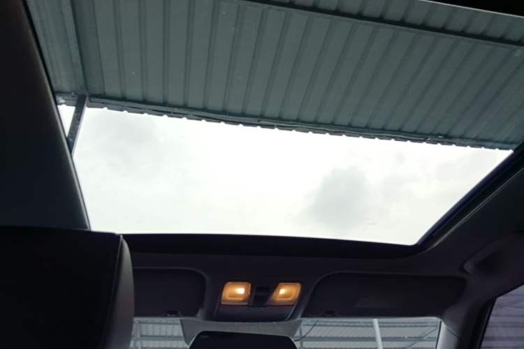 Used Hyundai ix25 2015 1.6L Automatic Two-Wheel Drive Smart GLS Trim Headliner