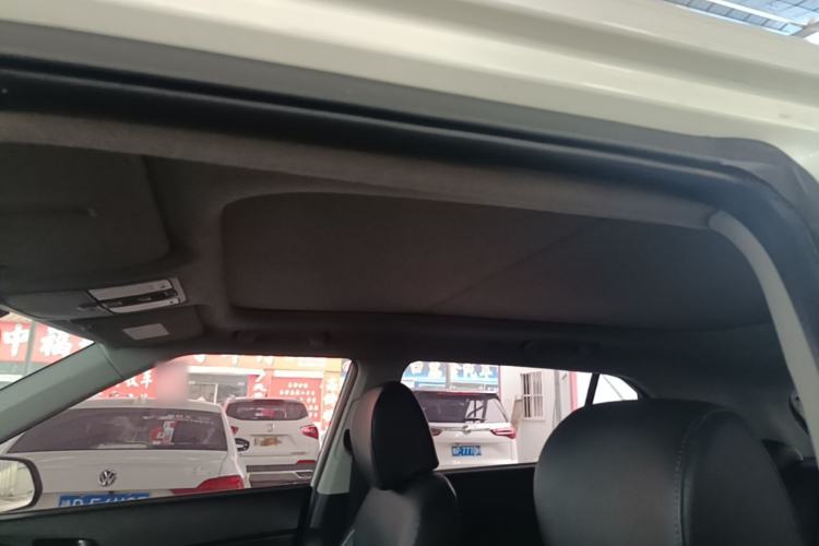 Used Hyundai ix25 2015 1.6L Automatic Two-Wheel-Drive Deluxe DLX Model Headliner