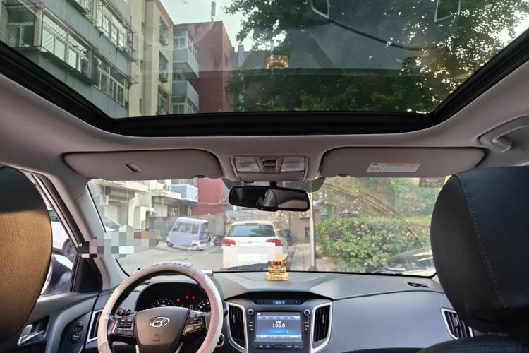 Used Hyundai ix25 2015 1.6L Automatic Two-Wheel-Drive Deluxe DLX Model Headliner