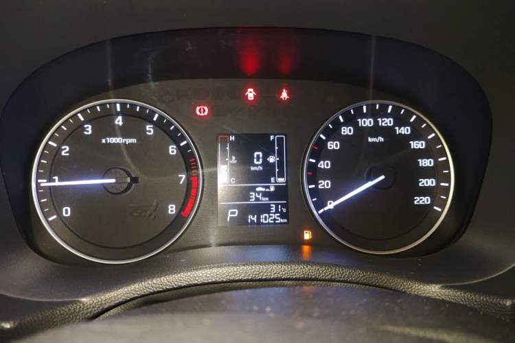 Used Hyundai ix25 2015 1.6L Automatic Two-Wheel Drive Smart GLS Trim Instrument Cluster