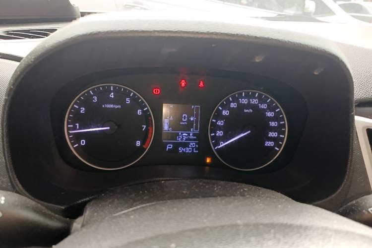 Used Hyundai ix25 2015 1.6L Automatic Two-Wheel Drive Smart GLS Trim Instrument Cluster
