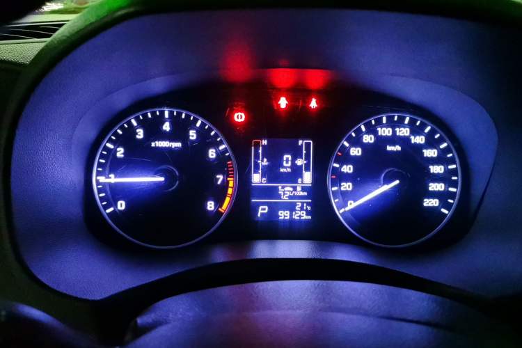 Used Hyundai ix25 2015 1.6L Automatic Two-Wheel-Drive Deluxe DLX Model Instrument Cluster