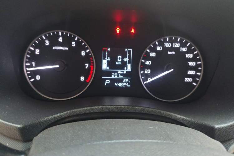 Used Hyundai ix25 2015 1.6L Automatic Two-Wheel Drive Smart GLS Trim Instrument Cluster