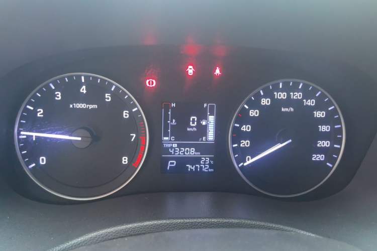 Used Hyundai ix25 2015 1.6L Automatic Two-Wheel Drive Smart GLS Trim Instrument Cluster