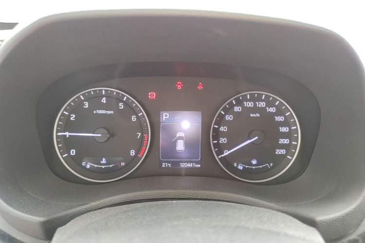 Used Hyundai ix25 2015 2.0L Automatic 4x4 Deluxe DLX Instrument Cluster
