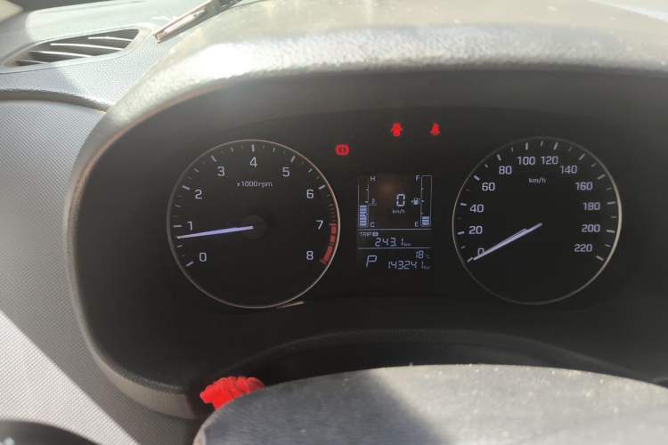 Used Hyundai ix25 2015 1.6L Automatic Two-Wheel Drive Smart GLS Trim Instrument Cluster