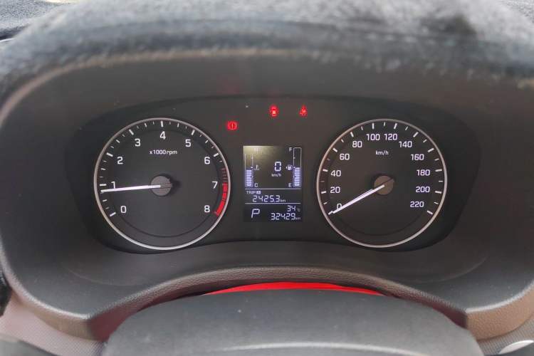 Used Hyundai ix25 2015 1.6L Automatic Two-Wheel Drive Smart GLS Trim Instrument Cluster