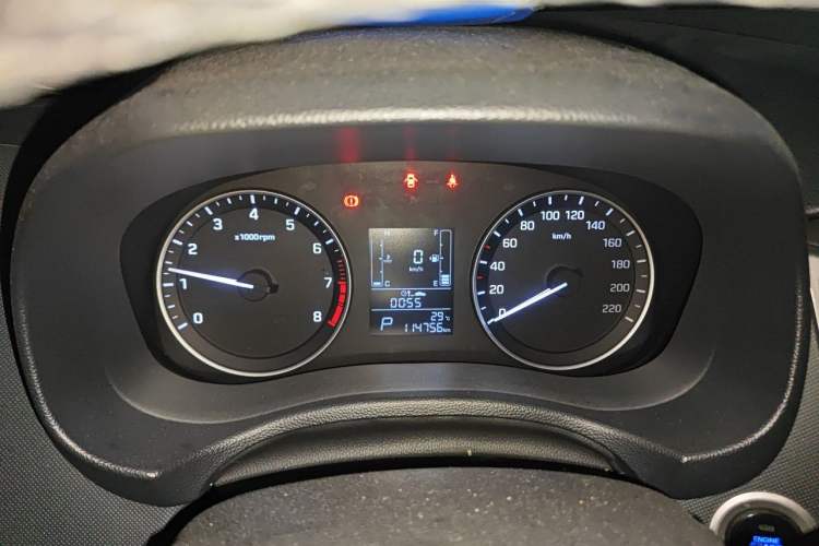 Used Hyundai ix25 2015 1.6L Automatic Two-Wheel-Drive Deluxe DLX Model Instrument Cluster