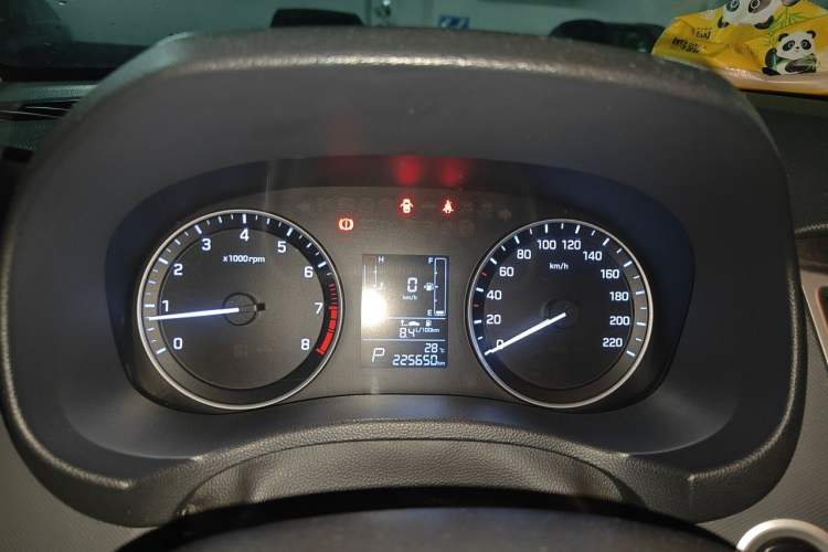 Used Hyundai ix25 2015 1.6L Automatic Two-Wheel Drive Smart GLS Trim Instrument Cluster