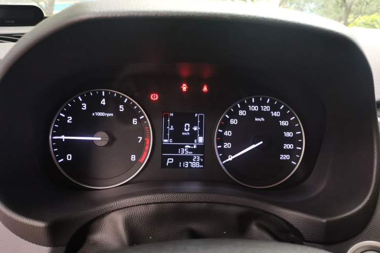 Used Hyundai ix25 2015 1.6L Automatic Two-Wheel-Drive Deluxe DLX Model Instrument Cluster