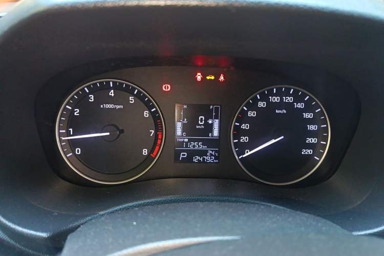 Used Hyundai ix25 2015 1.6L Automatic Two-Wheel Drive Smart GLS Trim Instrument Cluster
