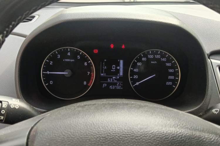 Used Hyundai ix25 2015 1.6L Automatic Two-Wheel-Drive Deluxe DLX Model Instrument Cluster