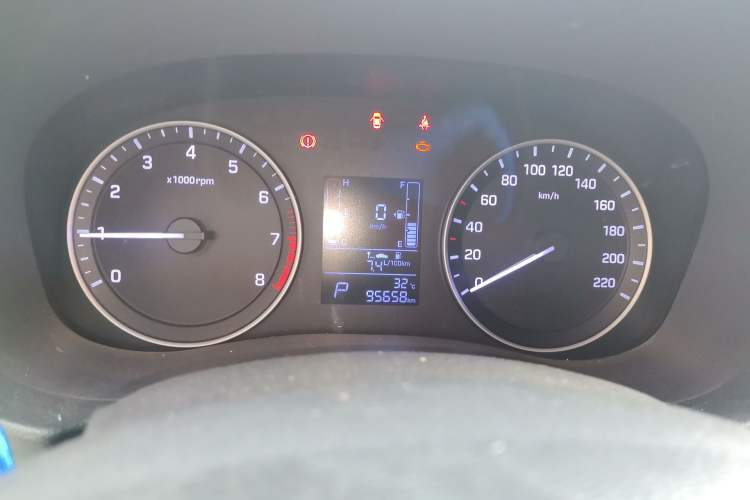 Used Hyundai ix25 2015 1.6L Automatic Two-Wheel Drive Smart GLS Trim Instrument Cluster