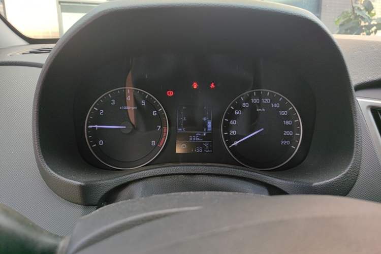 Used Hyundai ix25 2015 1.6L Automatic Two-Wheel Drive Smart GLS Trim Instrument Cluster