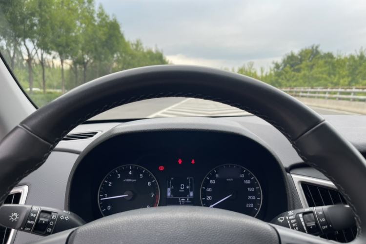 Used Hyundai ix25 2015 1.6L Automatic Two-Wheel-Drive Deluxe DLX Model Instrument Cluster