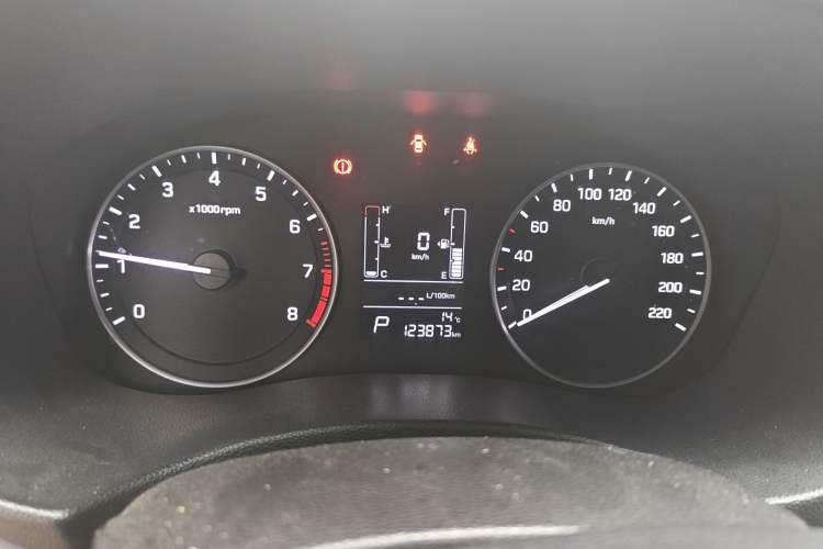 Used Hyundai ix25 2015 1.6L Automatic Two-Wheel Drive Smart GLS Trim Instrument Cluster